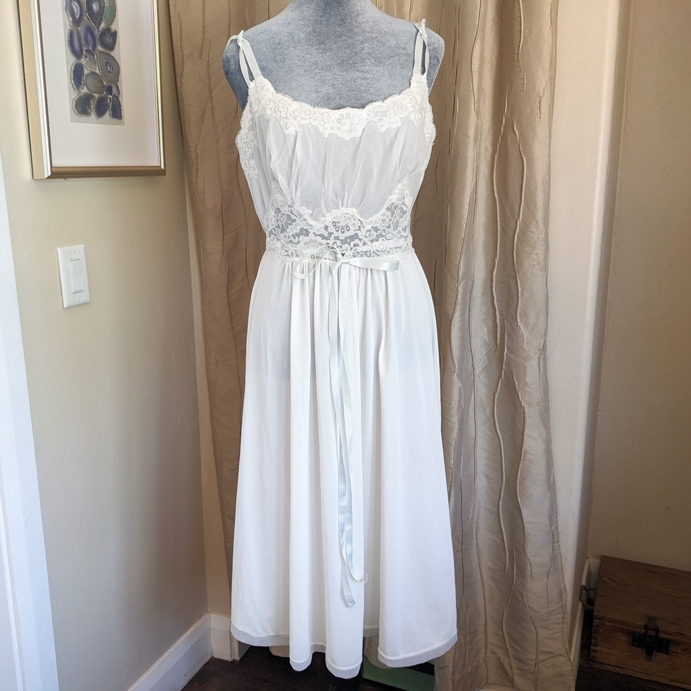 Vintage 1960s Vanity Fair Nightgown 34 White Chiffon Lace Coquette Slip Dress